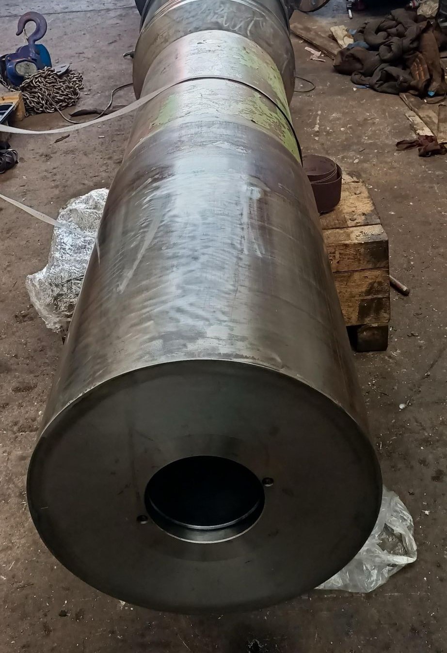 Propeller Shaft Polishing / SEFINE Shipyard